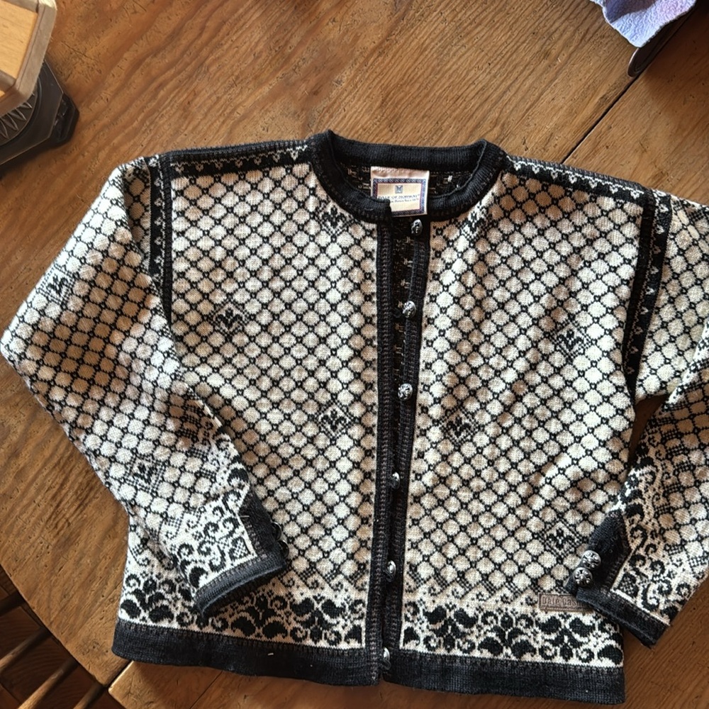 Vintage Norwegian wool sweater